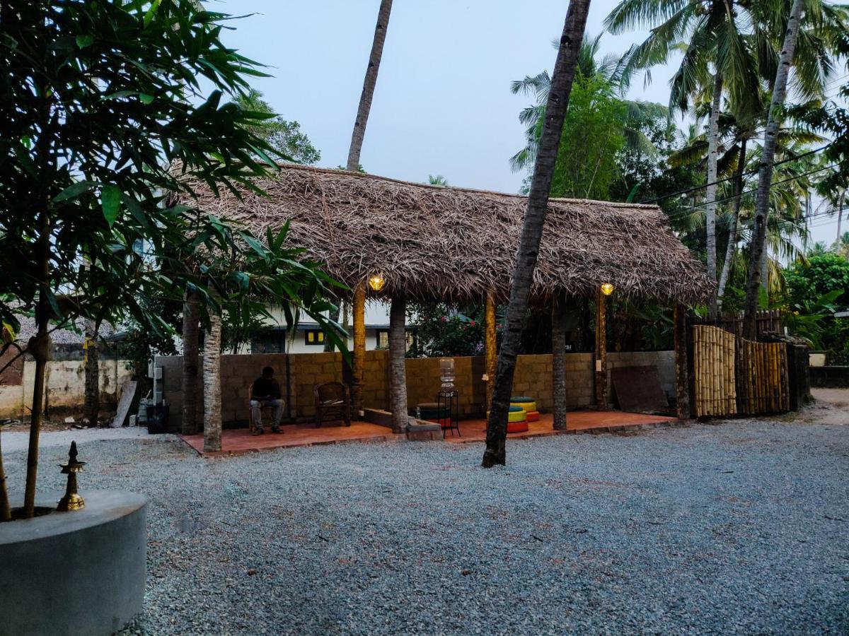 Hostel Calaila Varkala Exteriör bild