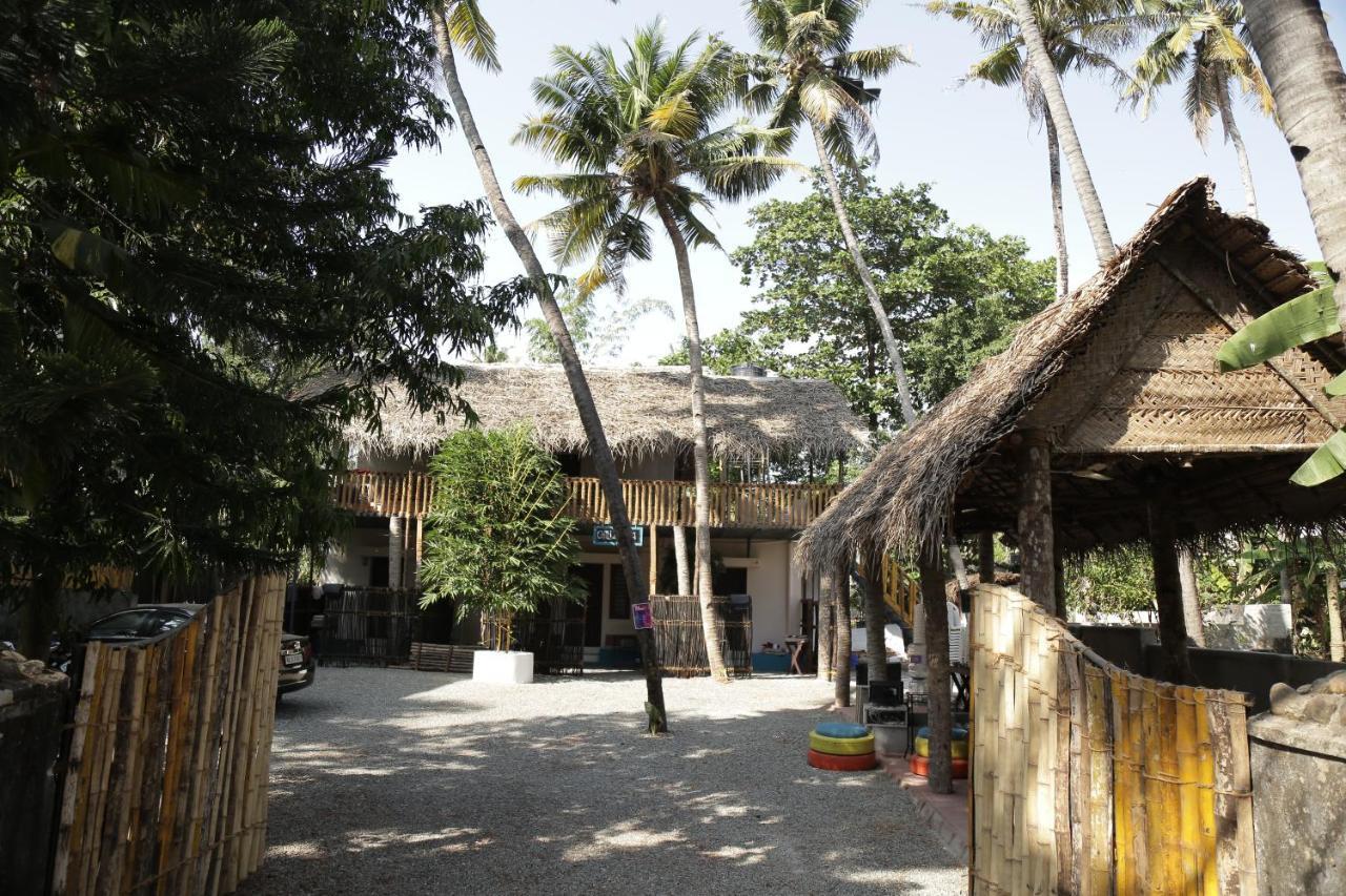 Hostel Calaila Varkala Exteriör bild