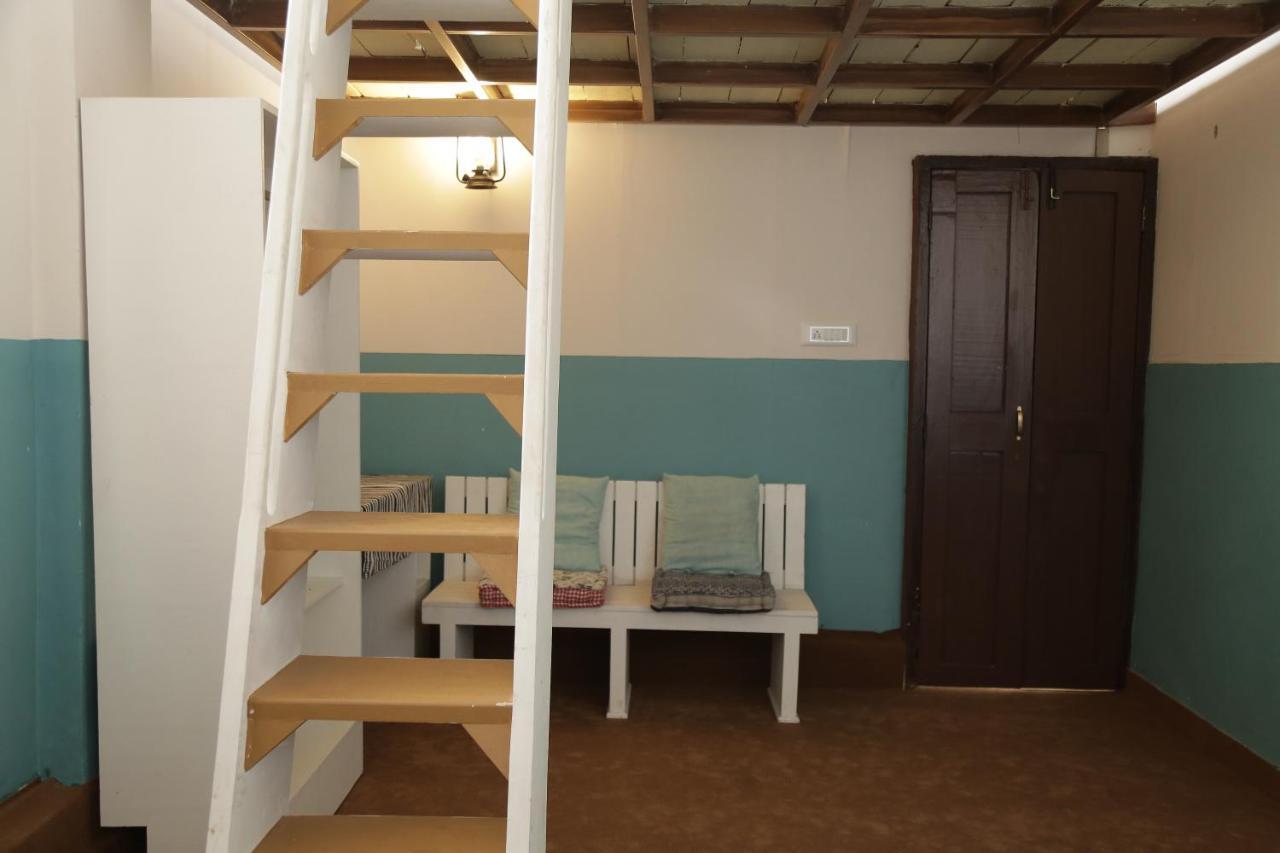 Hostel Calaila Varkala Exteriör bild